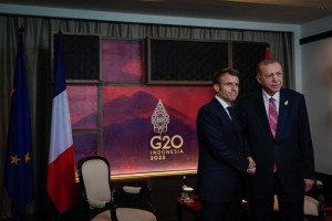 Μακρόν σε Ερντογάν για Αν.Μεσόγειο: Μη ρίχνεις «λάδι στη φωτιά»