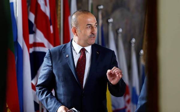 Τσαβούσογλου: Η Ελλάδα βύθιζε βάρκες και έπνιγε πρόσφυγες στο Αιγαίο