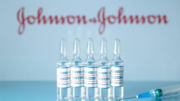 «Στοπ» στη δεύτερη δόση με J&amp;J από τον FDA