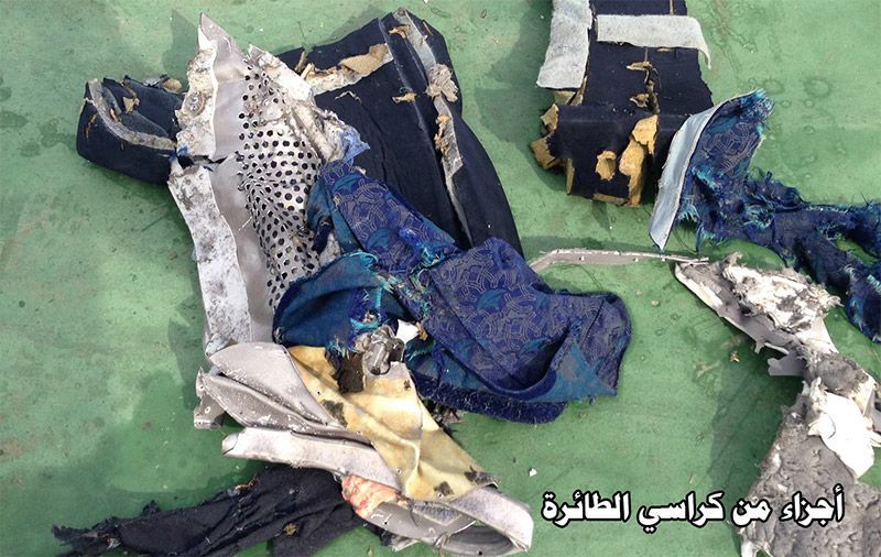 EgyptAir: Οι πρώτες συγκλονιστικές εικόνες από τα συντρίμμια του αεροσκάφους