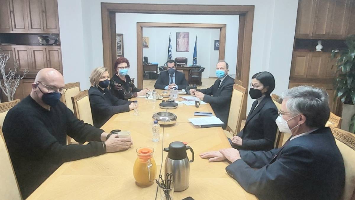 Συνάντηση Πλεύρη με τη διευθύντρια του ECDC-Στο επίκεντρο η πανδημία