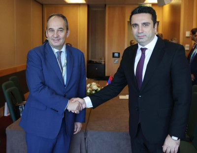 Συνάντηση Πλακιωτάκη με τον πρόεδρο του κοινοβουλίου της Αρμενίας