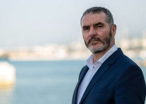 Χνάρης κατά Αυγενάκη: Ο πνιγμένος από τα μαλλιά του πιάνεται
