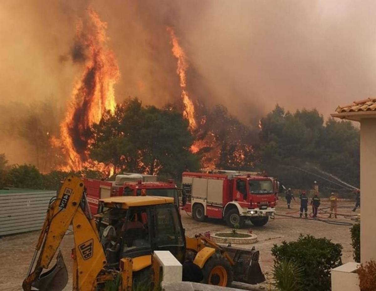 Ανεξέλεγκτο το πύρινο μέτωπο στη Ζάκυνθο - Εκκενώνονται δύο χωριά