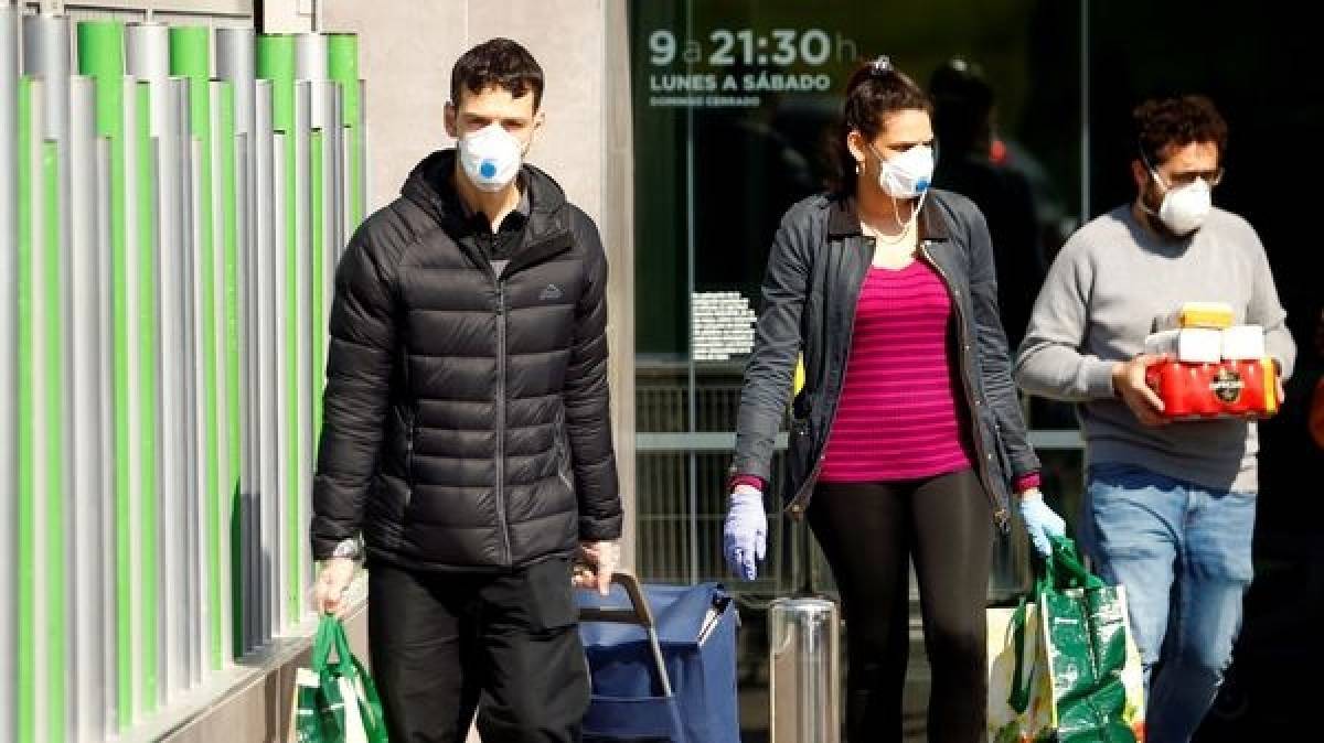 Μπαίνει σε ολική καραντίνα από τη Δευτέρα η Ισπανία