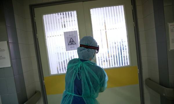 Κορoνοϊός- Ελλάδα: Ένας θάνατος και 33 νέα κρούσματα