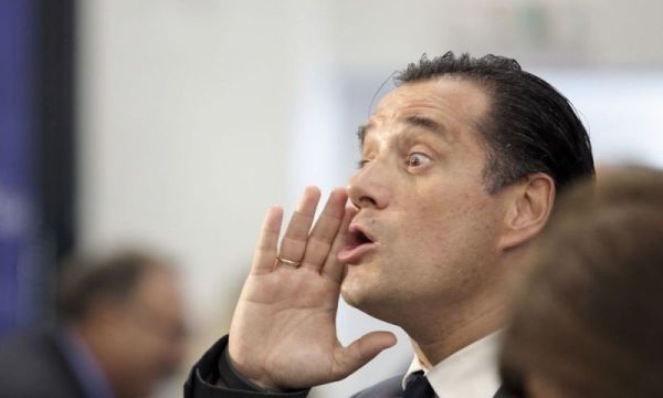Αδωνις: «Διεφθαρμένος ο Τσίπρας» - Μαξίμου: «Πάρε ηρεμιστικά»