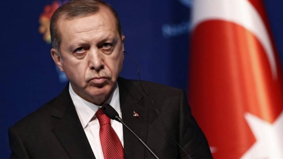 Ο κεντρικός τραπεζίτης «δεν συμμορφωνόταν» με τις οδηγίες Ερντογάν
