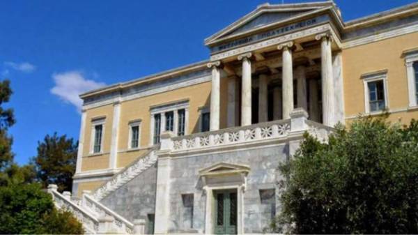Έκλεισαν οι πύλες του Πολυτεχνείου