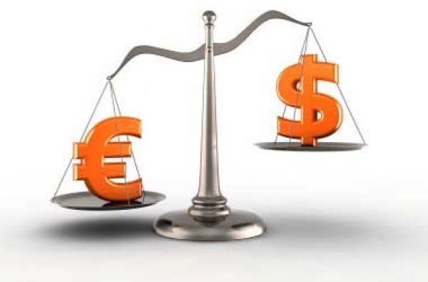 Κοντά σε υψηλό 2 ετών το ευρώ έναντι του δολαρίου