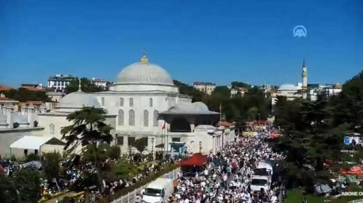 Υπ.Εξωτερικών: Πλήγμα για την παγκόσμια κληρονομιά η μετατροπή σε τζαμί