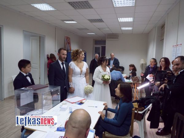 Από την εκκλησία στις εκλογές της Κεντροαριστεράς