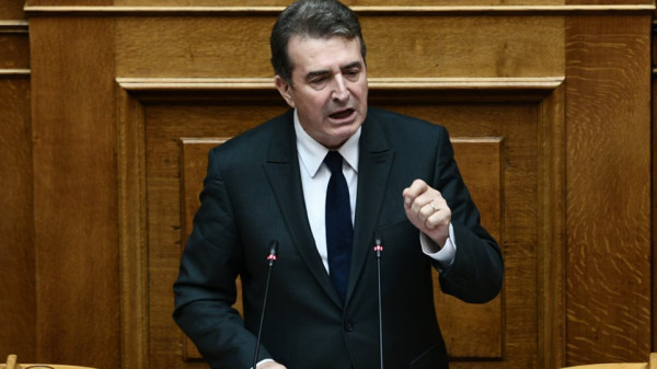 Χρυσοχοΐδης: Θα υλοποιηθεί η δέσμευση για 10.000 προσλήψεις στην Υγεία