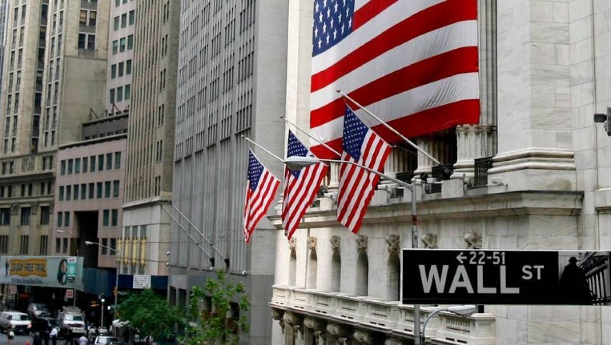 Ανεπηρέαστη η Wall Street από την παραπομπή Τραμπ