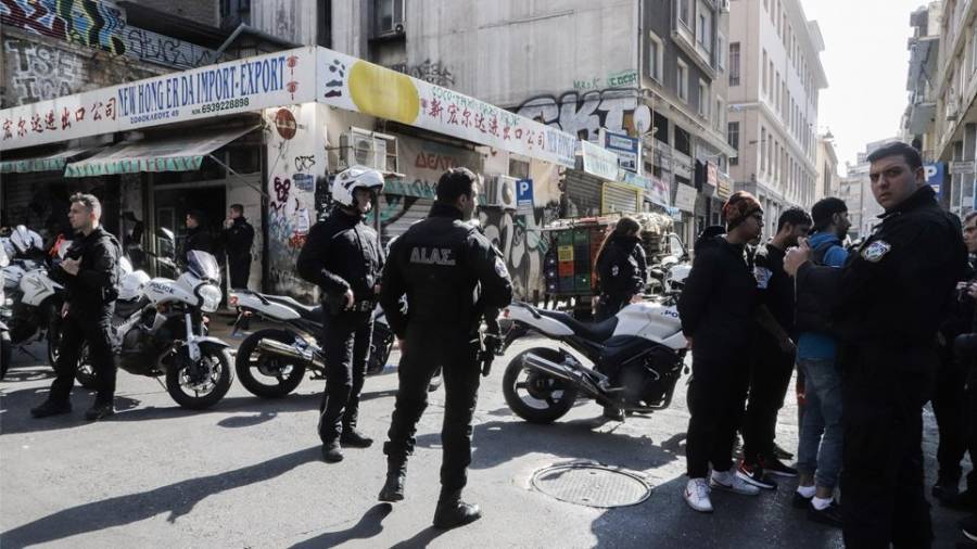 ΕΛΑΣ: 129 προσαγωγές σε μεγάλη επιχείρηση στο κέντρο της Αθήνας