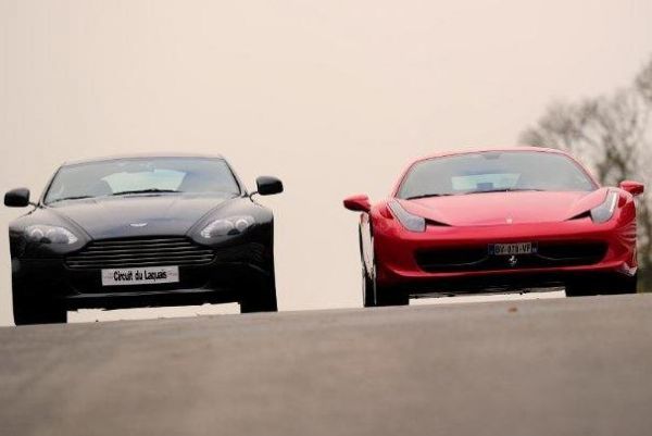 Μία Ferrari και δύο... Aston Martin, πουλήθηκαν το 2012!