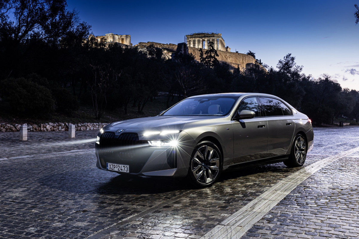 Η BMW i7 των 544 ίππων συστήνεται στην χώρα μας