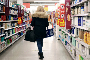 Μ.Βρετανία: Στο χαμηλότερο επίπεδο από το 2008 η καταναλωτική εμπιστοσύνη