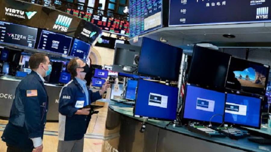 Νέο τριπλό ρεκόρ στη Wall Street με «καύσιμο» την απασχόληση