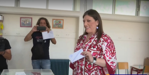 Ψήφισε η Ζωή Κωνσταντοπούλου «με αισιοδοξία, αγάπη και δύναμη»