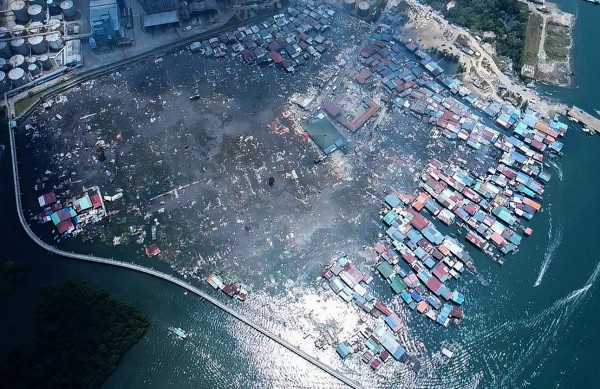 Πυρκαγιά στη Μαλαισία: Έγιναν στάχτη 1.000 πλωτές κατοικίες – Χιλιάδες άνθρωποι εκτοπίστηκαν