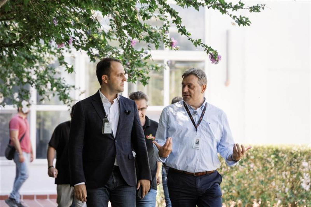 Επίσκεψη Υφυπουργού Ψηφιακής Διακυβέρνησης στη Ζυθοποιία Μακεδονίας Θράκης