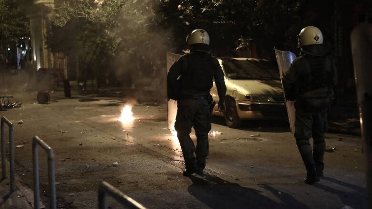 Προσαγωγές και συλλήψεις μετά από επεισόδια στα Εξάρχεια