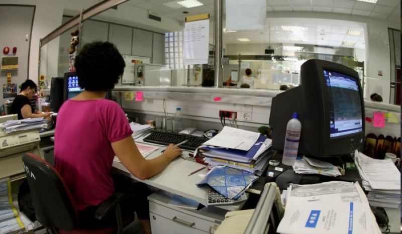 Διαπραγμάτευση: «Κόκκινο πανί» για τους δανειστές το Δημόσιο-Μπλοκάρουν τις προσλήψεις