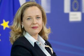 Eurogroup: Φαβορί γένους θηλυκού για να διαδεχθεί τον Σεντένο