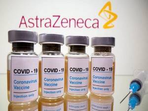 AstraZeneca: Μείωση 25% στις δόσεις εμβολίων που στέλνει στην ΕΕ