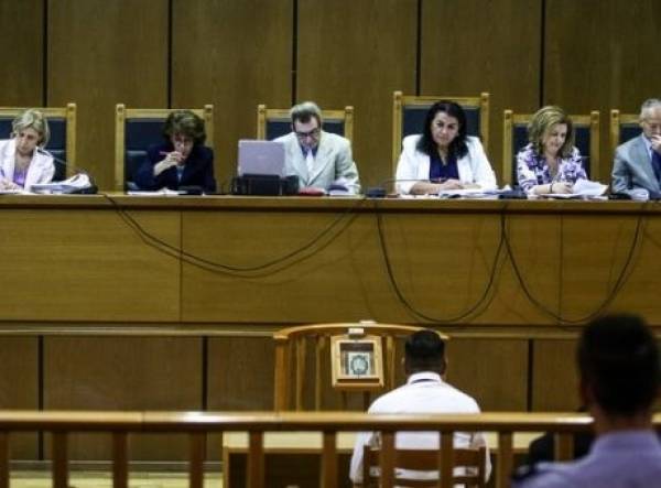 Φυλάκιση 4 μηνών σε Παναγιώταρο - Μπαρμπαρούση λόγω άσκοπων πυροβολισμών