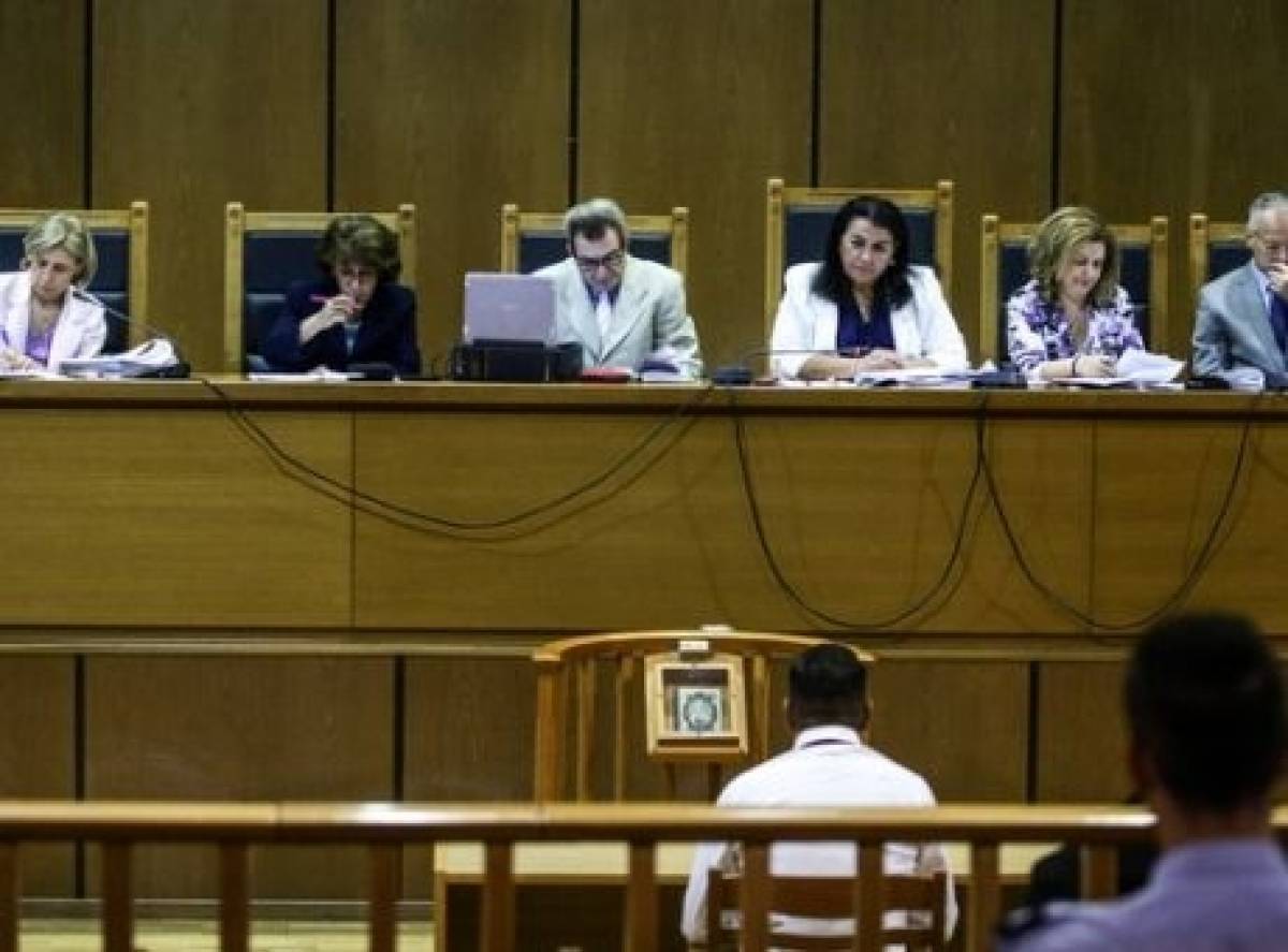 Φυλάκιση 4 μηνών σε Παναγιώταρο - Μπαρμπαρούση λόγω άσκοπων πυροβολισμών