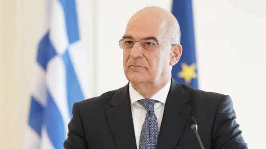 Δένδιας: Σε καραντίνα κατόπιν επαφής με κρούσμα