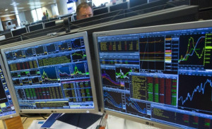 Στα «κόκκινα» οι ευρωαγορές- Σε ελεύθερη πτώση το λιανικό εμπόριο