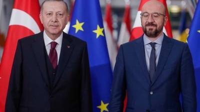 ΕΕ προς Τουρκία: Χρήματα για πρόσφυγες και αναβάθμιση τελωνειακής ένωσης