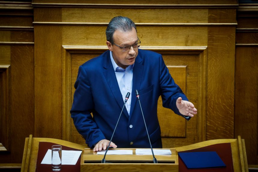 Φάμελλος: Με «σφραγίδα» Μητσοτάκη ξεπουλιέται και το λιμάνι Ηγουμενίτσας