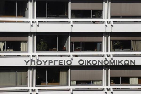 Προϋπολογισμός: «Ένεση» στα έσοδα Φεβρουαρίου από τέλη κυκλοφορίας και 5G