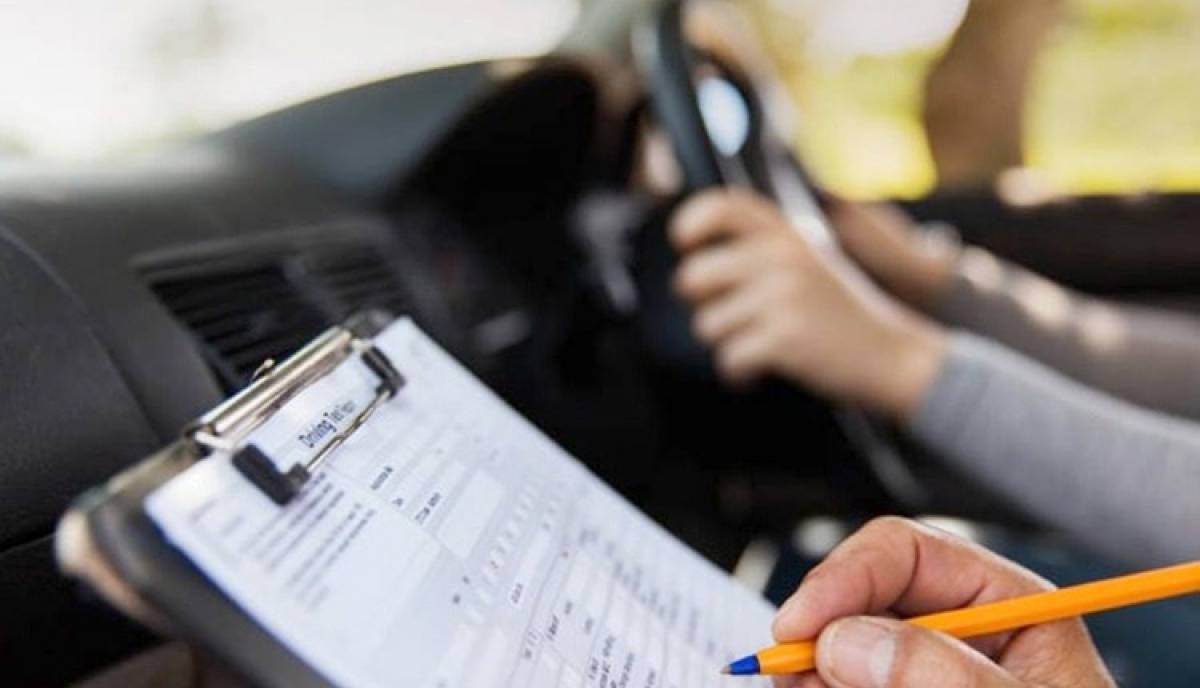 Ο Γερμανικός τύπος σχολιάζει τι κρύβεται στην απεργία εξεταστών οδήγησης