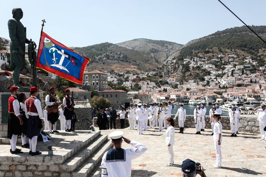Σακελλαροπούλου: Στην Ύδρα για τα «Μιαούλεια»