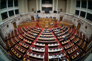 Στη Βουλή τον Οκτώβριο το πακέτο μέτρων της ΔΕΘ – Στόχος η άμεση ψήφιση