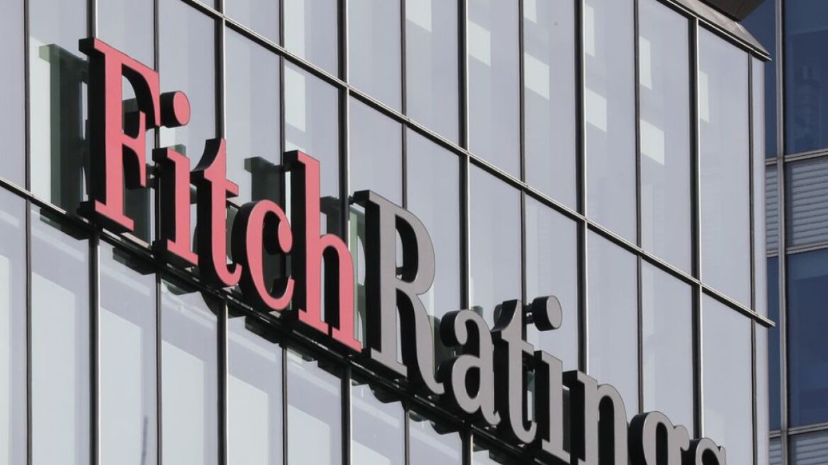 Τάραξε τα νερά ο οίκος Fitch, υποβιβάζοντας τις ΗΠΑ
