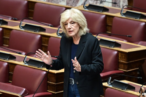 Αριστερίστικος εκτροχιασμός με «φέρετρα του Δένδια»
