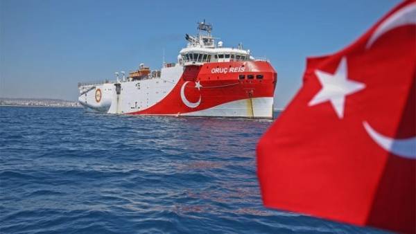 Συνεχίζεται η προκλητικότητα της Τουρκίας-Παρατείνει τις έρευνες του Oruc Reis