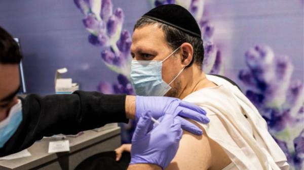 Ισραήλ: Σε όλους τους πλήρως εμβολιασμένους η ενισχυτική δόση