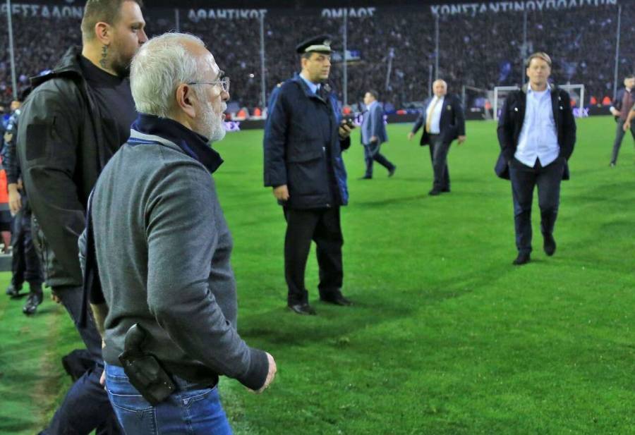 Η εισβολή στην Ουκρανία, η δίκη του Σαββίδη και το φιλορωσικό λόμπι στην Ελλάδα