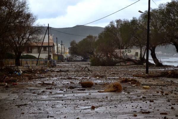 Χανιά: Βομβαρδισμένο τοπίο μετά το πρωτοφανές κύμα κακοκαιρίας