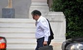 «Πόλεμος» ανακοινώσεων από Πανούση-Κυβέρνηση μετά τις καταγγελίες του πρώην Υπουργού