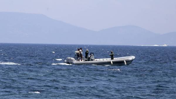 Κάρπαθος: Εγκλωβισμένοι σε υποθαλάσσιο σπήλαιο δύο δύτες