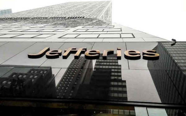Jefferies-Ελληνικές τράπεζες: Ευνοϊκές οι τάσεις σε επιτόκια, δάνεια και τουρισμό