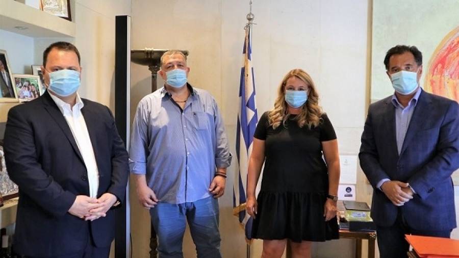 Υπουργείο Ανάπτυξης: Αισιοδοξία για το μέλλον της ελληνικής παραγωγής μασκών